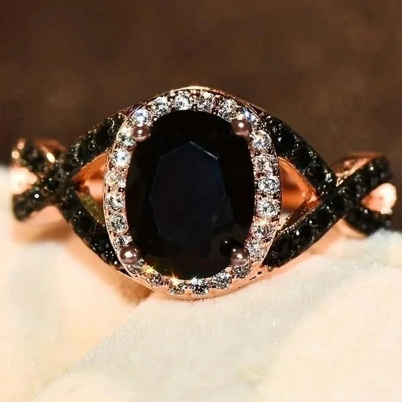 ENGAGEMENT RING - Picture 4 of 4